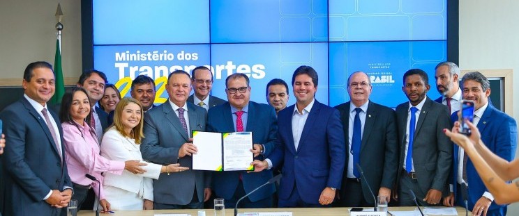 Em Brasília, Governador Brandão assina ordem de serviço para intensificar recuperação da MA-014 em parceria com o Ministério dos Transportes Em Brasília, Governador Brandão assina ordem de serviço para intensificar recuperação da MA-014 em parceria com o Ministério dos Transportes