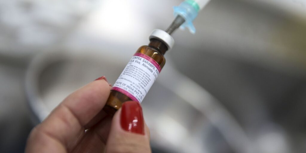 Após dois casos, São João de Meriti terá vacinação contra o sarampo Após dois casos, São João de Meriti terá vacinação contra o sarampo