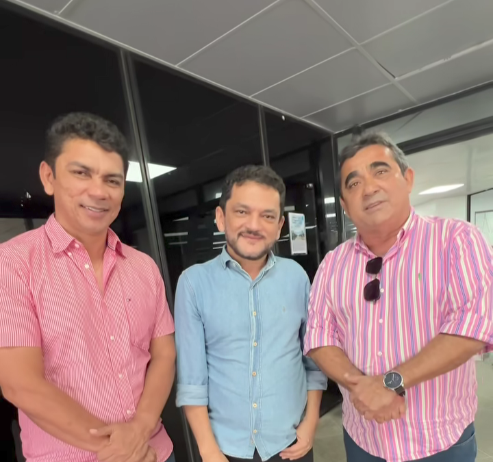 CLÁUDIO CUNHA FAZ UM PRÉ-ANUCIO DE UMA NOVIDADE NA ÁREA DE INFRAESTRUTURA ESPORTIVA PARA O MUNICÍPIO de APICUM-AÇU CLÁUDIO CUNHA FAZ UM PRÉ-ANUCIO DE UMA NOVIDADE NA ÁREA DE INFRAESTRUTURA ESPORTIVA PARA O MUNICÍPIO de APICUM-AÇU
