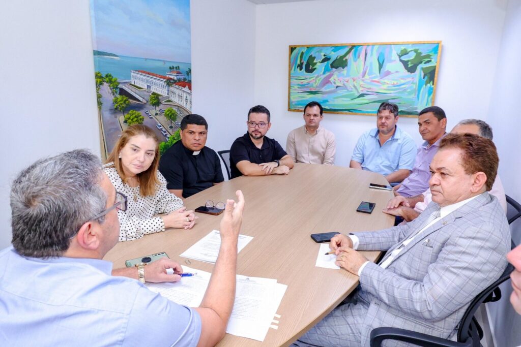 Iracema Vale participa de assinatura do ‘Mutirão Rua Nova’, que beneficiará Buriti, Belágua e Urbano Santos Iracema Vale participa de assinatura do ‘Mutirão Rua Nova’, que beneficiará Buriti, Belágua e Urbano Santos