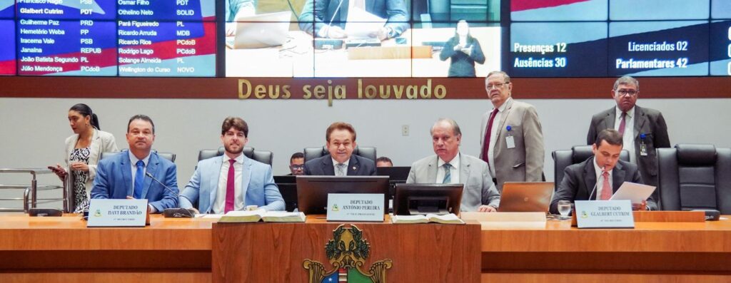Plenário aprova MP que institui Programa Bolsa e Prêmio Estudante Destaque Universitário Plenário aprova MP que institui Programa Bolsa e Prêmio Estudante Destaque Universitário