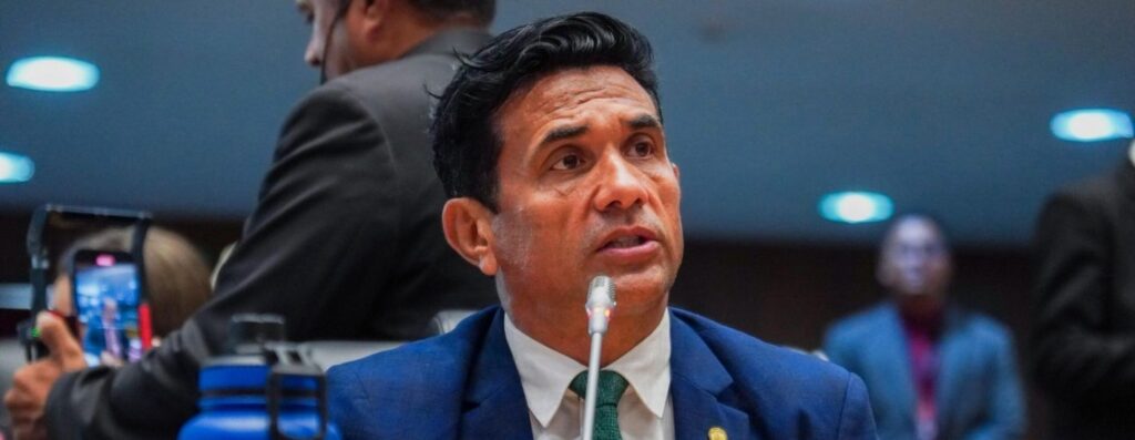 Wellington diz que Polícia Federal tem provas de desvio de recursos pelo governo Flávio Dino na compra de respiradores Wellington diz que Polícia Federal tem provas de desvio de recursos pelo governo Flávio Dino na compra de respiradores