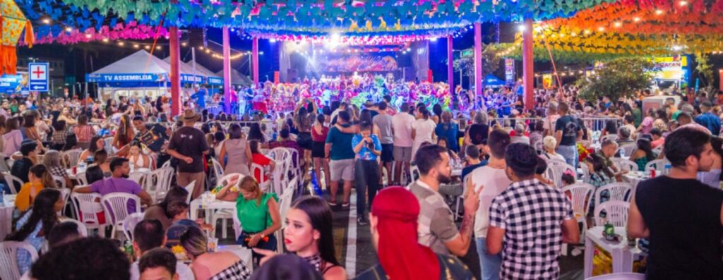 Público curte primeira noite no Arraial da Assembleia e elogia organização e programação Público curte primeira noite no Arraial da Assembleia e elogia organização e programação