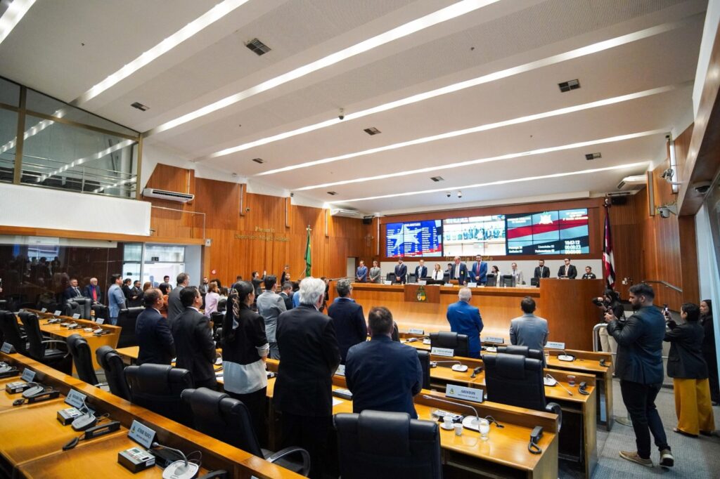Assembleia Legislativa faz minuto de silêncio por morte de vereador Assembleia Legislativa faz minuto de silêncio por morte de vereador