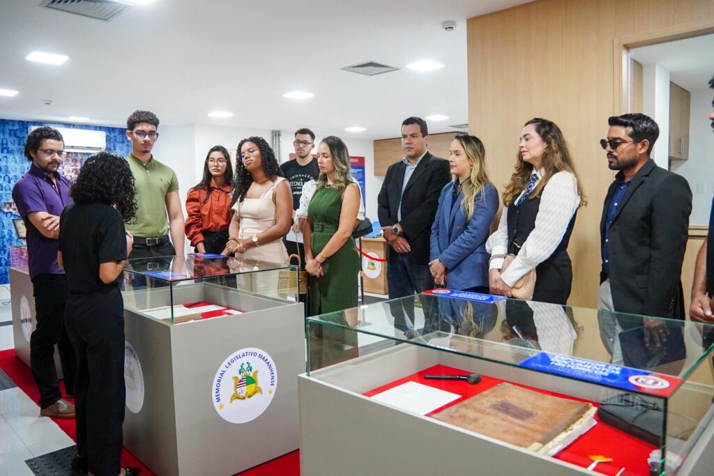 Alunos de Direito do Cest visitam instalações da Alema e Memorial do Legislativo Maranhense Alunos de Direito do Cest visitam instalações da Alema e Memorial do Legislativo Maranhense